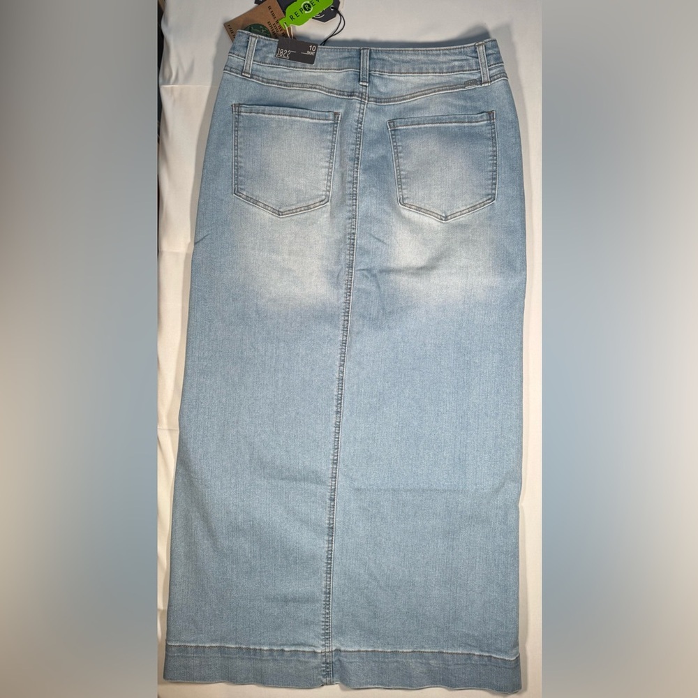 NWT 1822 Denim Light Wash Jeanskirt - Picture 5 of 6